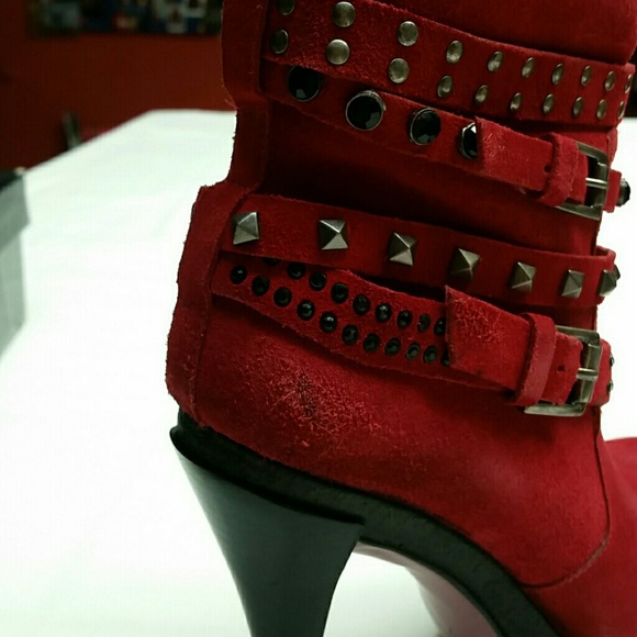 Red Suede Platform Boots - Picture 4 of 8